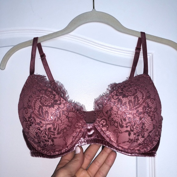 Victoria's Secret Other - EXCELLENT CONDITION 32D VICTORIAS SECRET PINK BRA